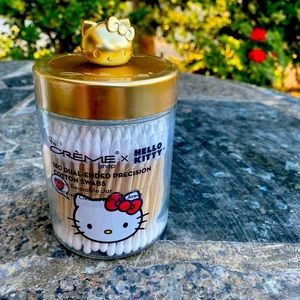 Creme Hello Kitty applicator jar